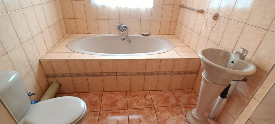 3 Bedroom Property for Sale in Tlhabane West North West